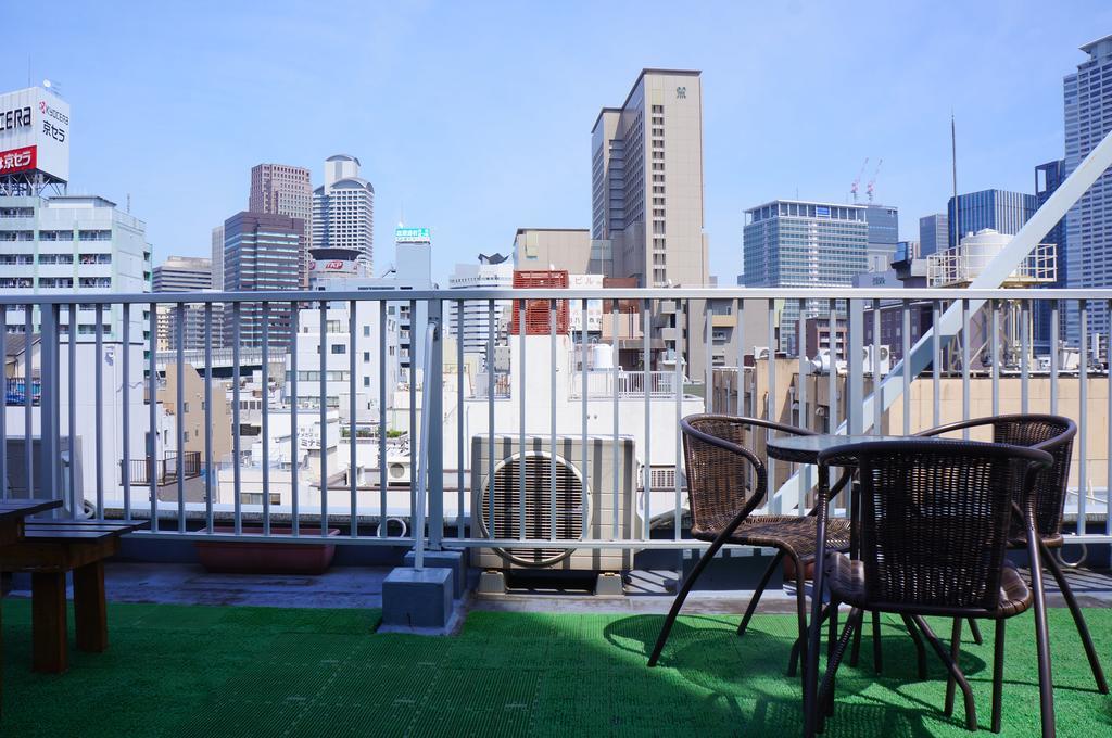 J-Hoppers Osaka Guesthouse Экстерьер фото