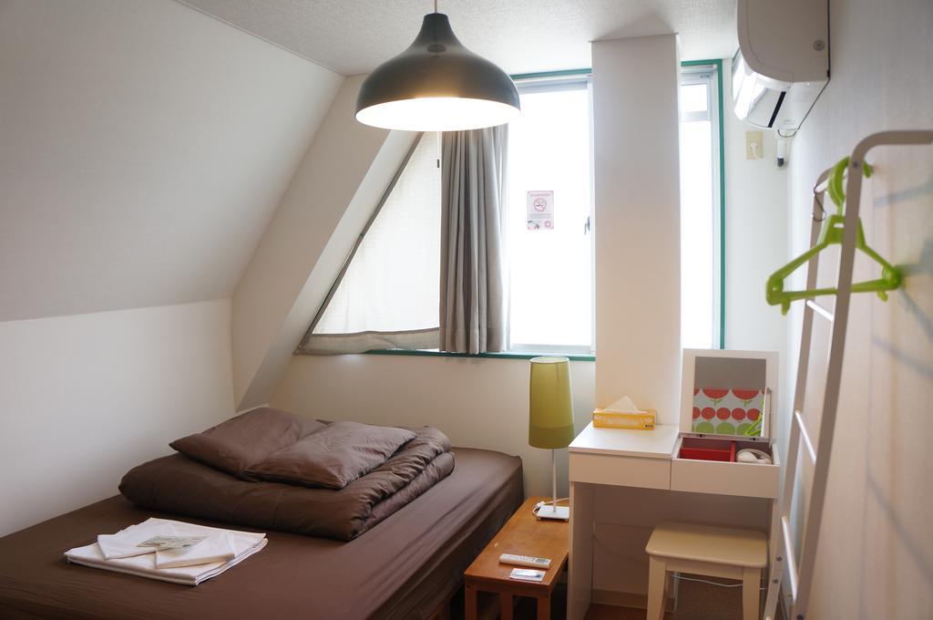 J-Hoppers Osaka Guesthouse Экстерьер фото