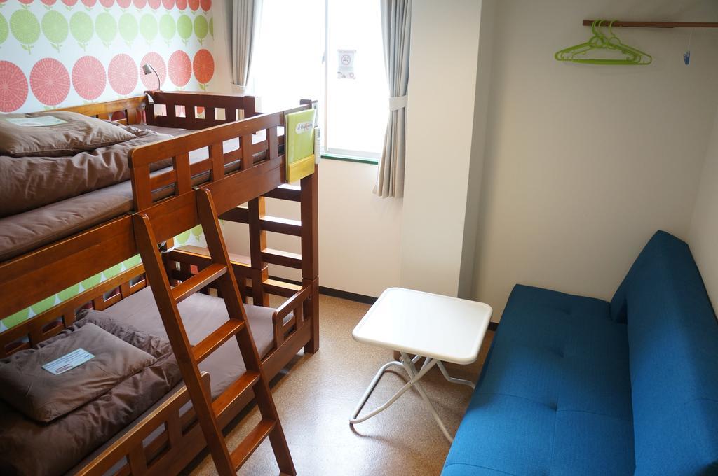 J-Hoppers Osaka Guesthouse Экстерьер фото