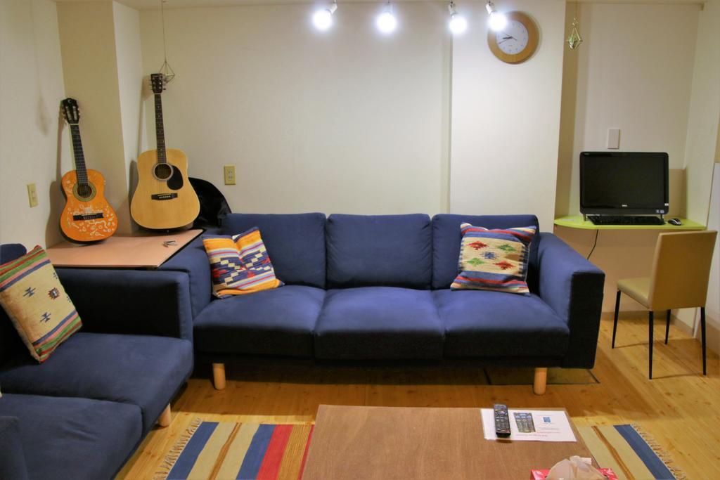 J-Hoppers Osaka Guesthouse Экстерьер фото