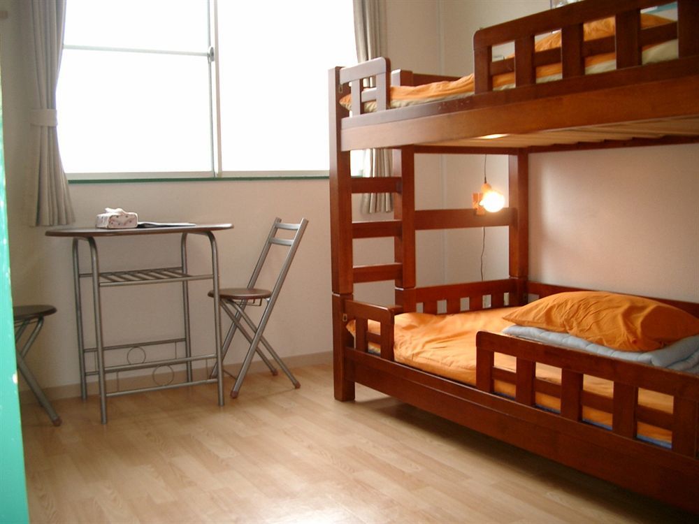 J-Hoppers Osaka Guesthouse Экстерьер фото