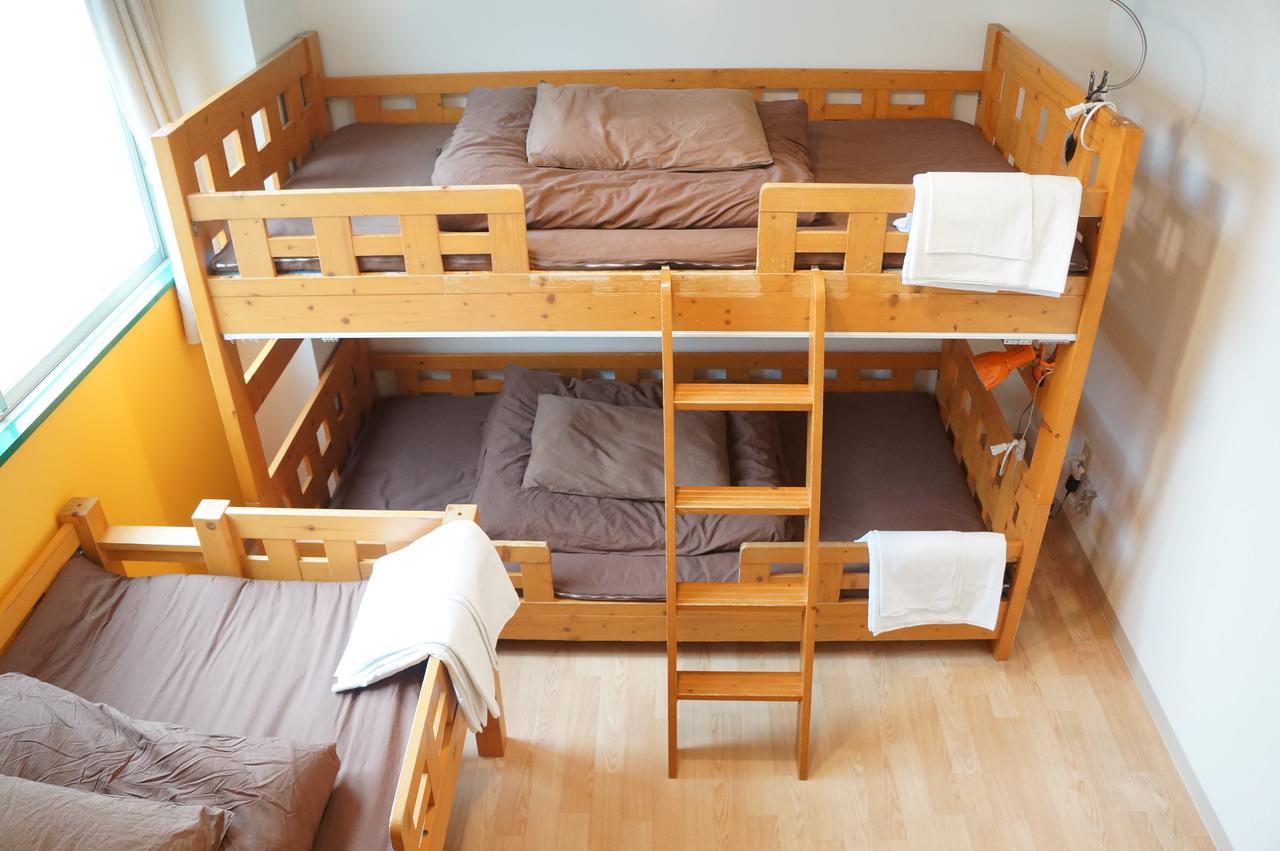 J-Hoppers Osaka Guesthouse Экстерьер фото