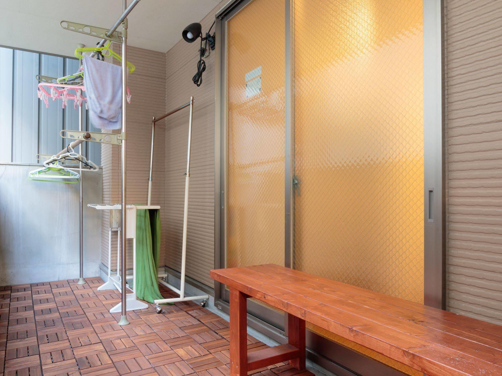 J-Hoppers Osaka Guesthouse Экстерьер фото