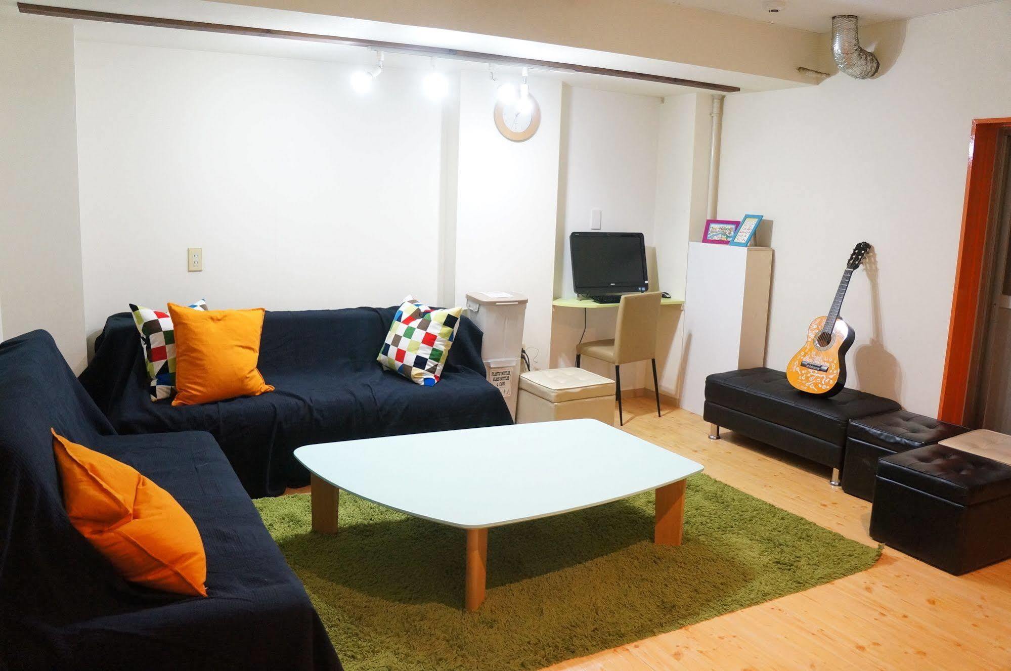 J-Hoppers Osaka Guesthouse Экстерьер фото
