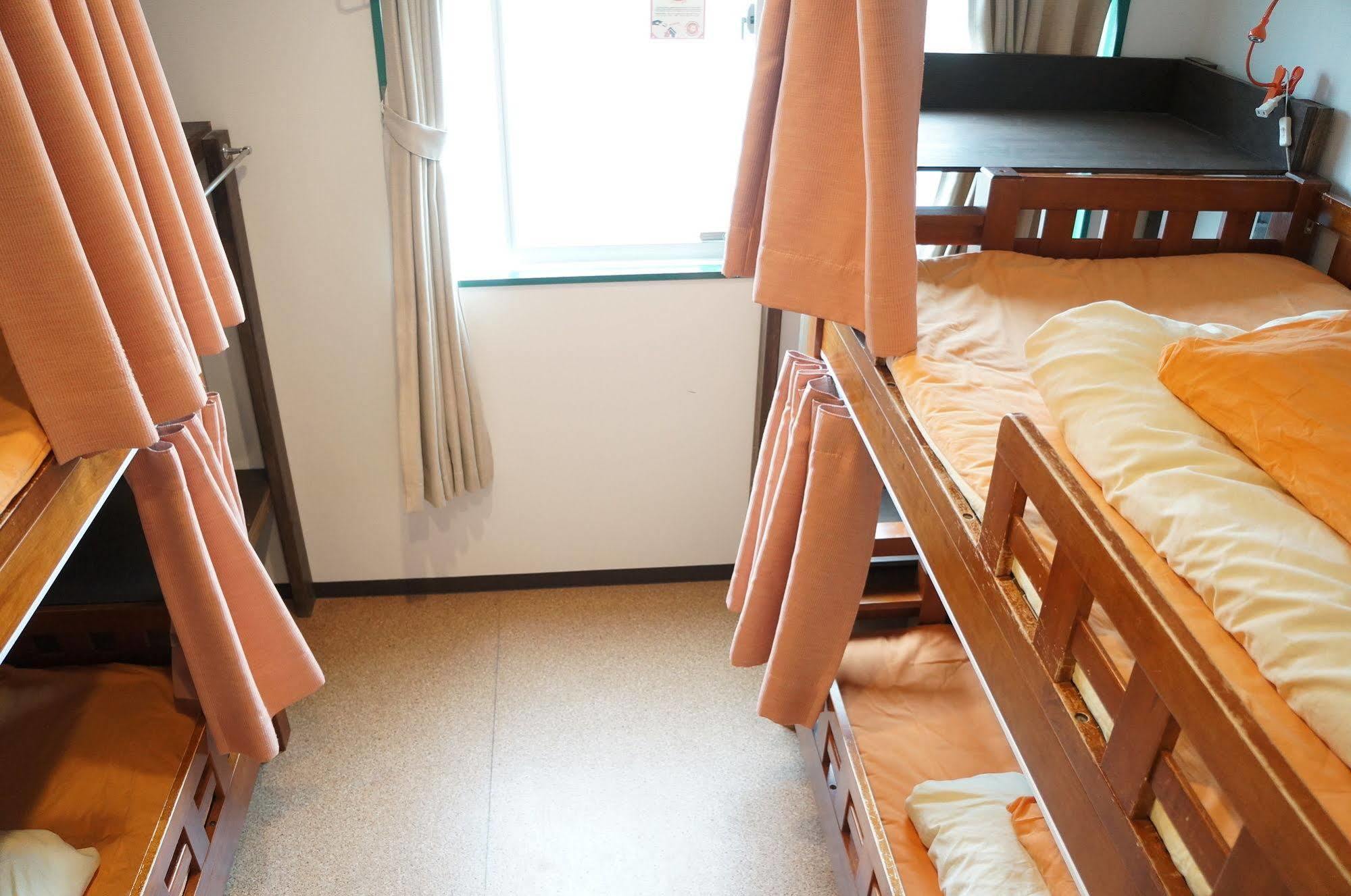 J-Hoppers Osaka Guesthouse Экстерьер фото