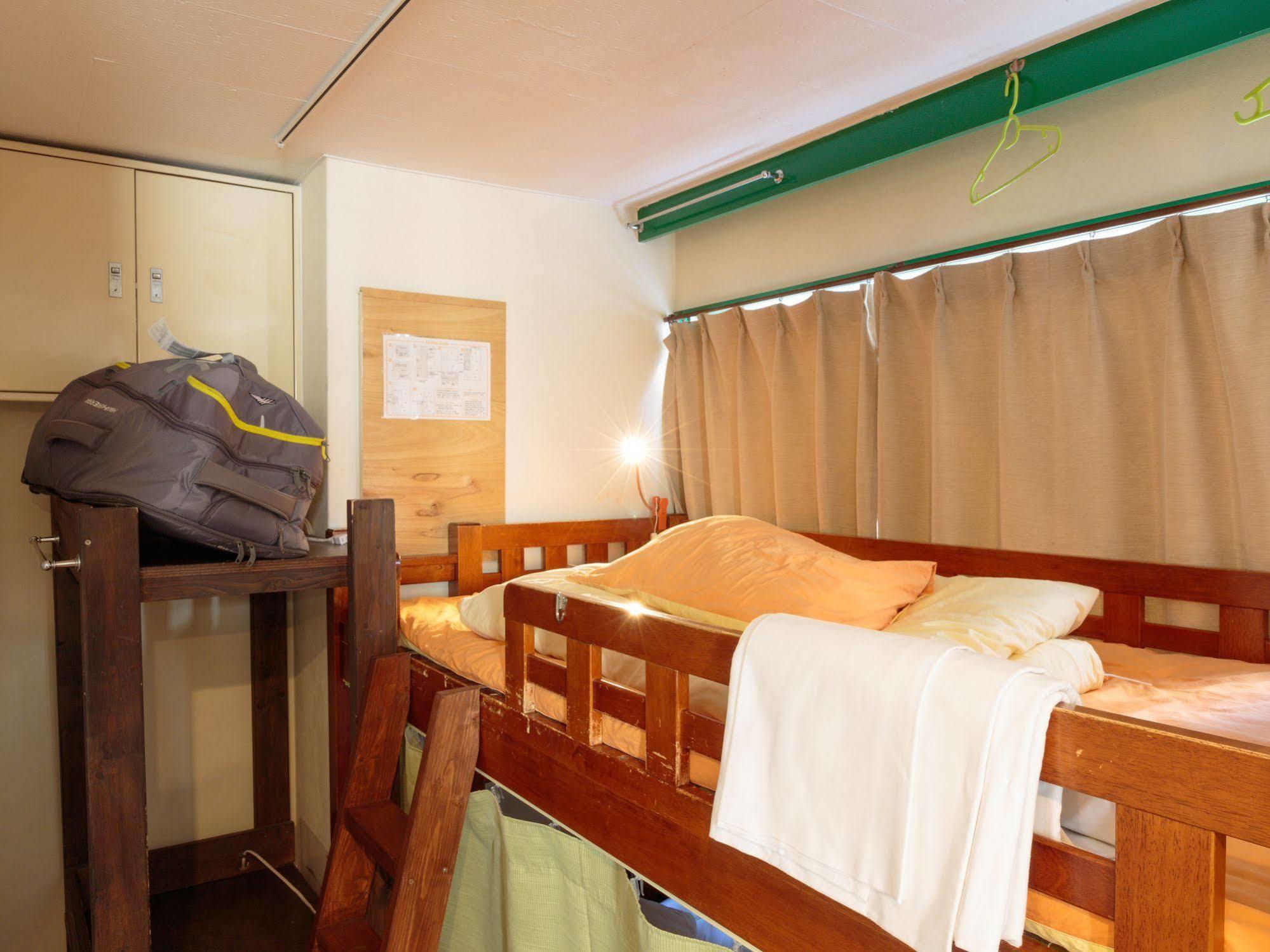 J-Hoppers Osaka Guesthouse Экстерьер фото