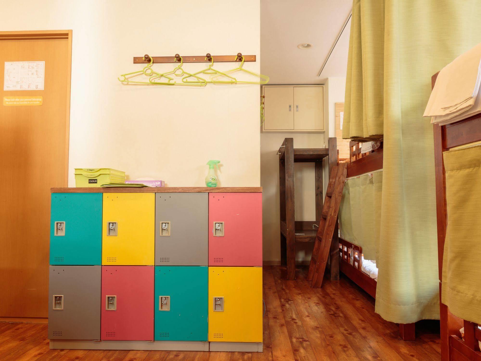 J-Hoppers Osaka Guesthouse Экстерьер фото