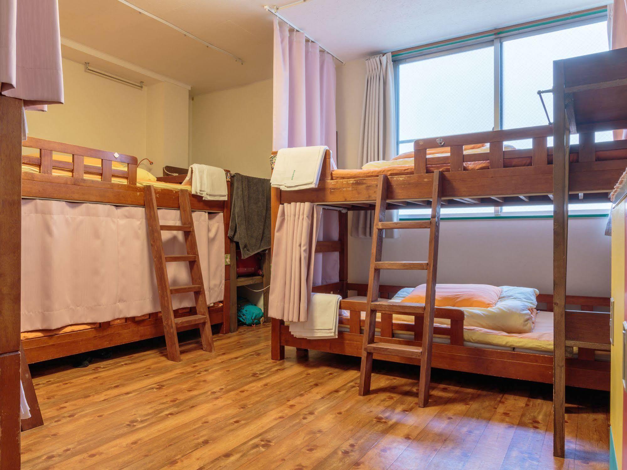 J-Hoppers Osaka Guesthouse Экстерьер фото