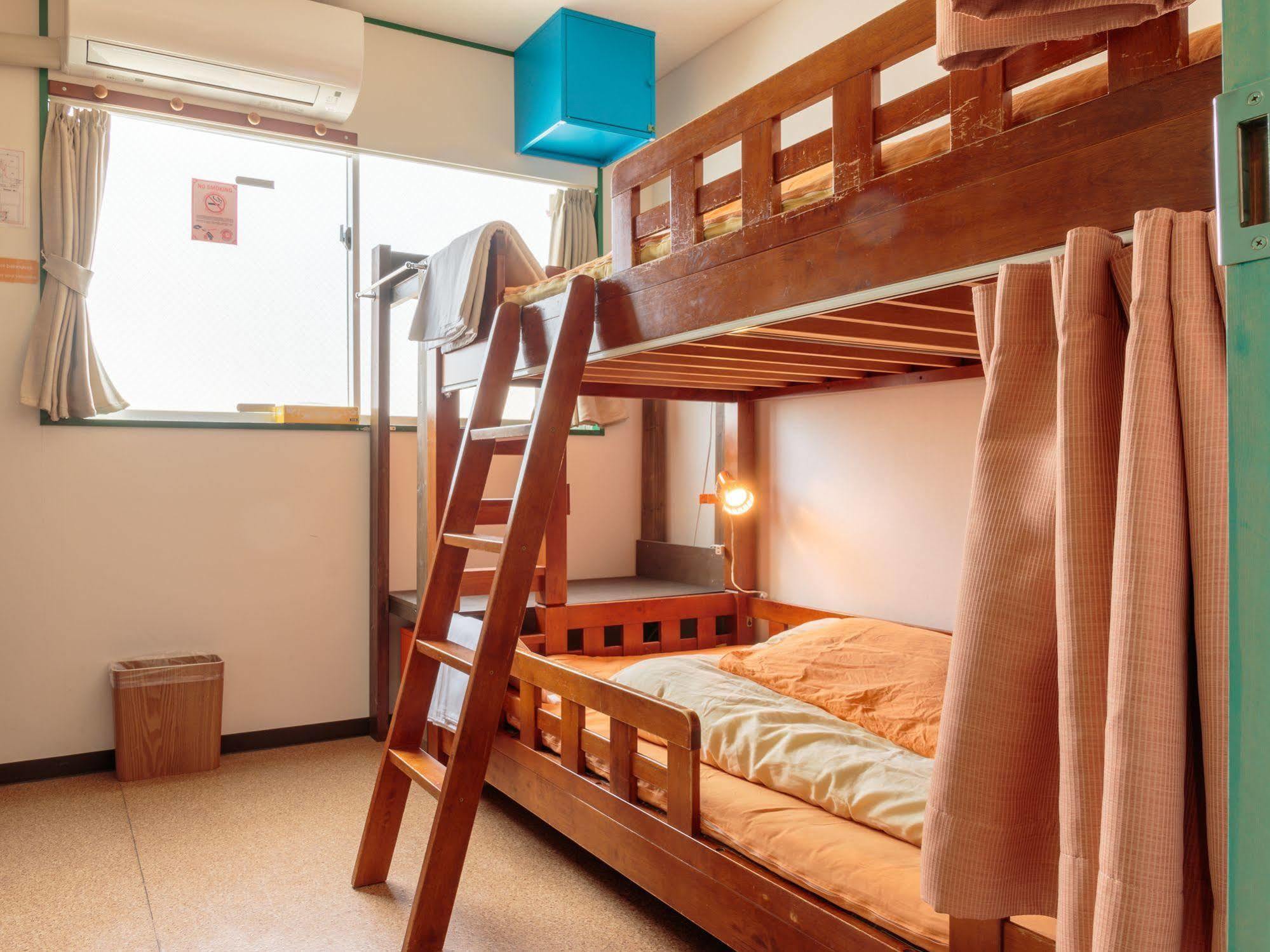 J-Hoppers Osaka Guesthouse Экстерьер фото