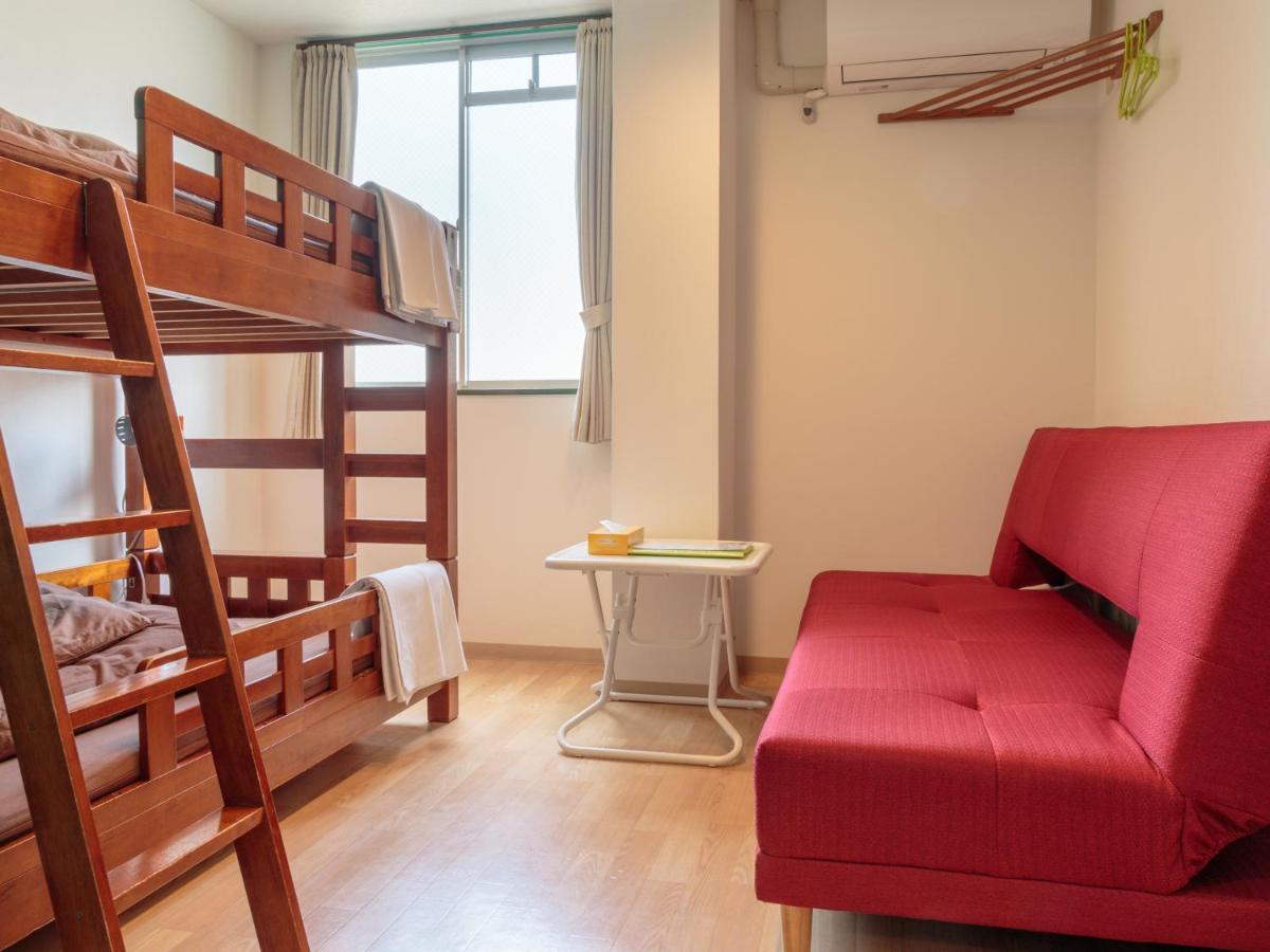 J-Hoppers Osaka Guesthouse Экстерьер фото