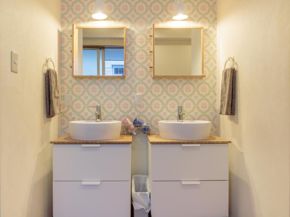 J-Hoppers Osaka Guesthouse Экстерьер фото